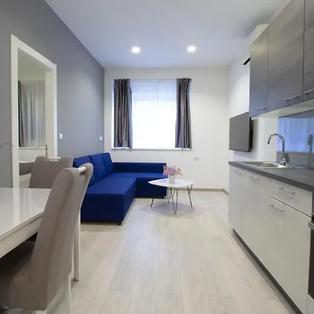 Апартаменты Urban Getaway